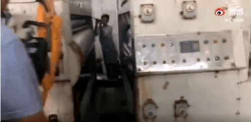 驚險 海安包裝廠一女工手卡包裝機(jī)滾軸,消防破拆機(jī)械...