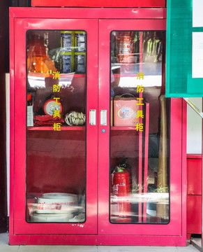 守護(hù)安全防線 施工現(xiàn)場(chǎng)消防器材柜的建筑攝影藝術(shù)與實(shí)用素材